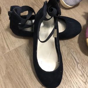 Velvet wrap around dress shoes